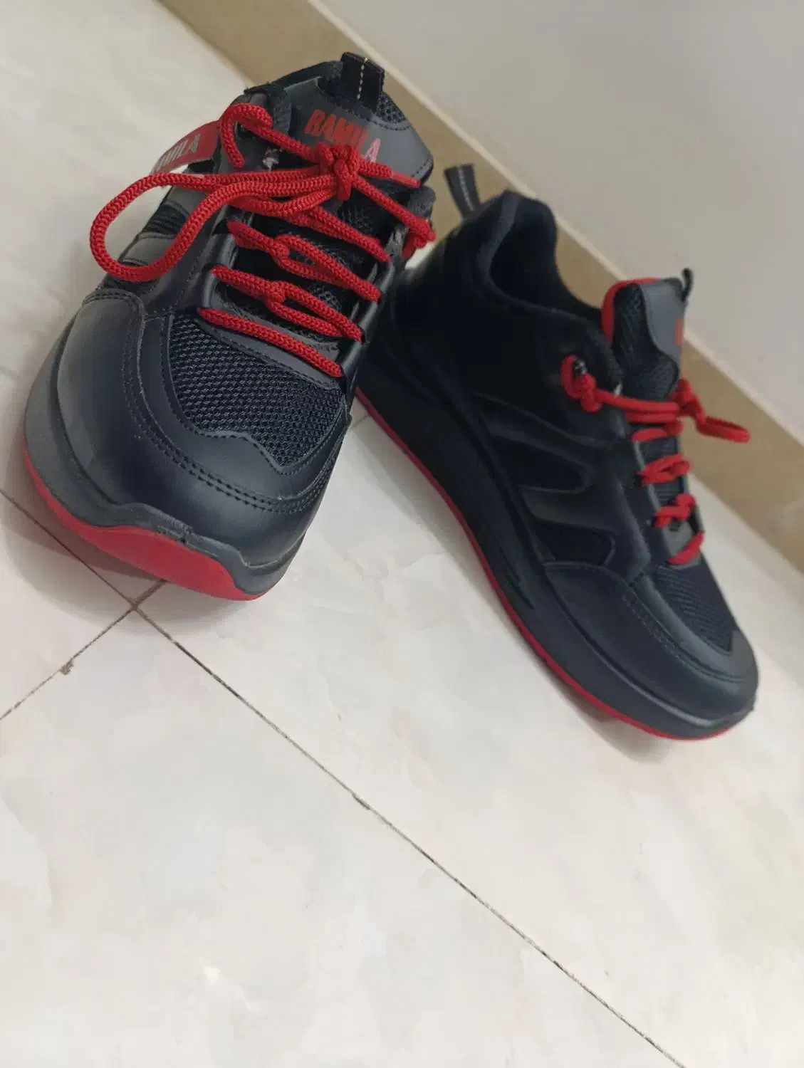 کفش اسپرت|کیف، کفش، کمربند|خمینیشهر, |دیوار