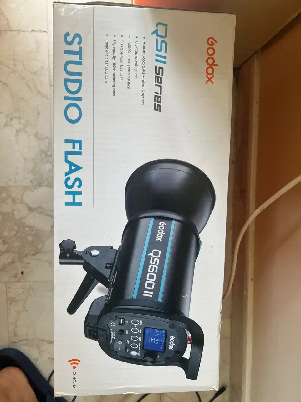 فلش آتلیه‌ای Godox/ QS300II با سه پایه و سافت باکس|دوربین عکاسی و فیلم‌برداری|تهران, محمودیه|دیوار