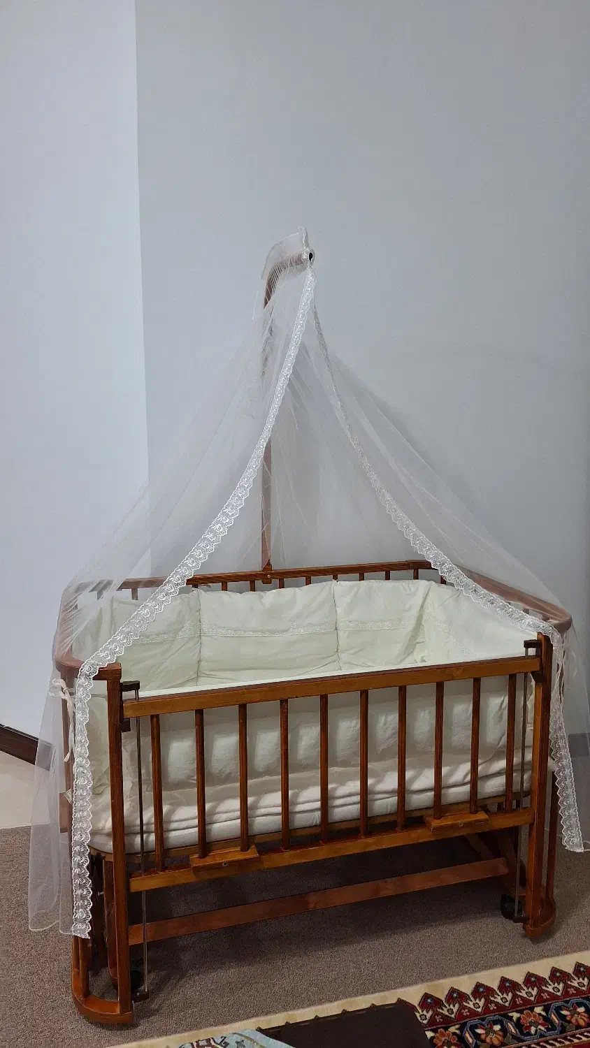 گهواره و تخت کنار مادر|تخت و صندلی بچه|بهشهر, |دیوار