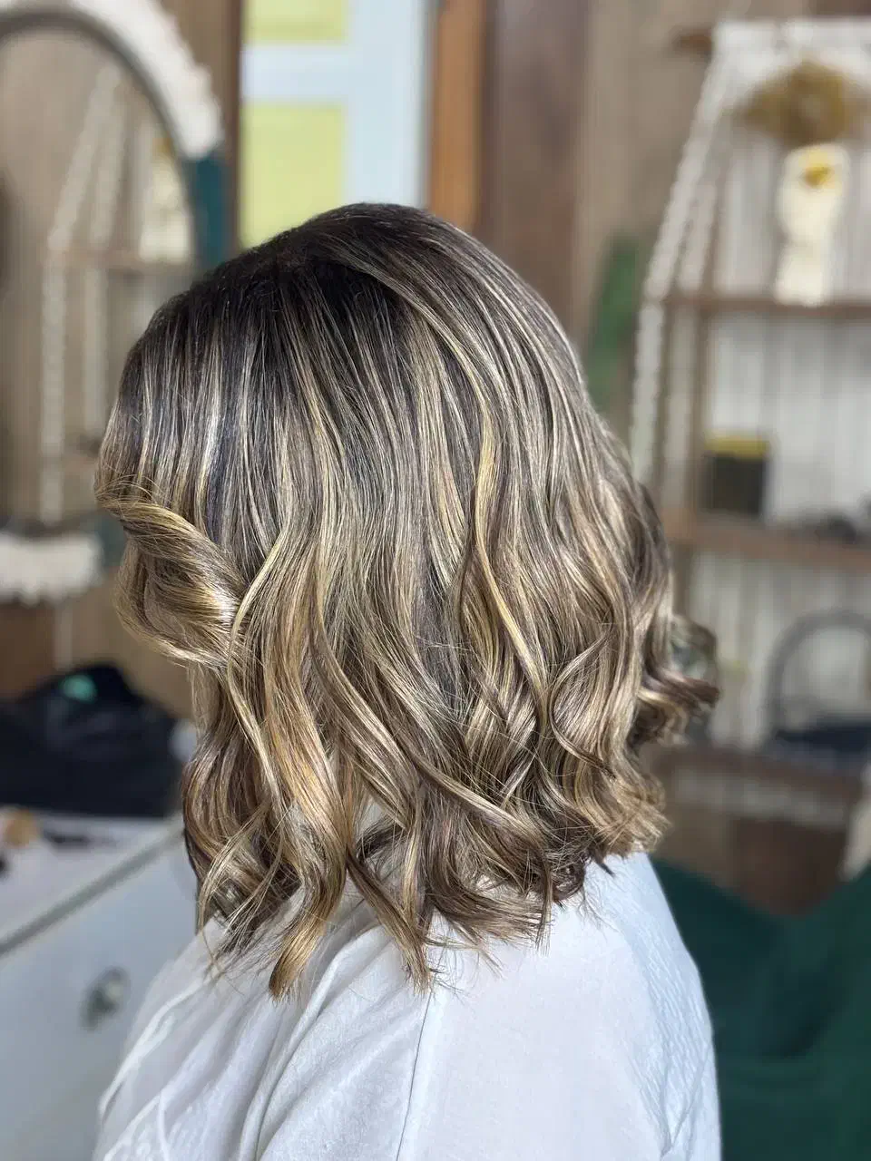 نیازمند مدل رنگ و لایت|خدمات آرایشگری و زیبایی|لاهیجان, خمیر کلایه|دیوار