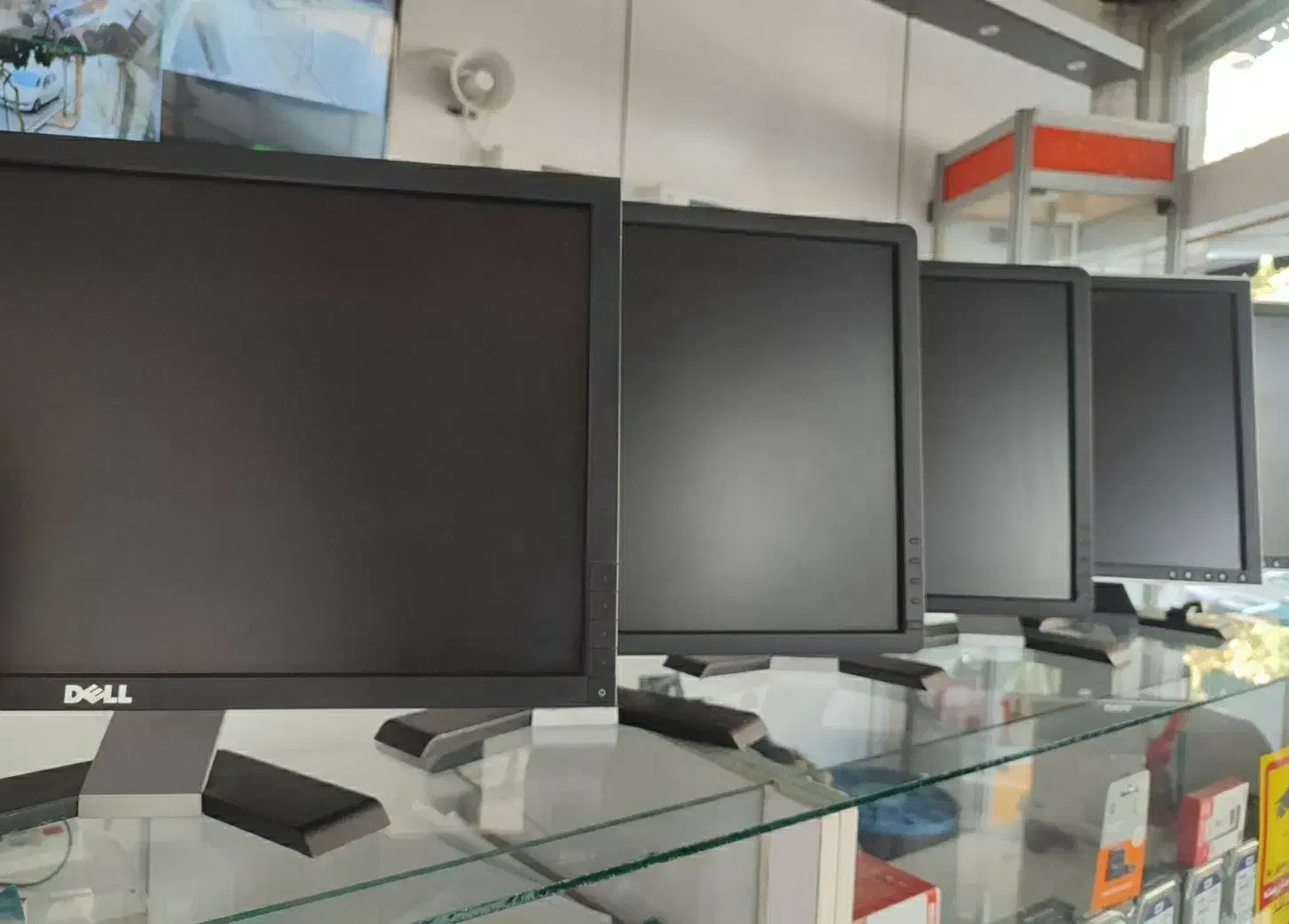 مانیتور del/hp%نوع کاربری % اداری % خانگی|قطعات و لوازم جانبی رایانه|شیراز, اصلاح‌نژاد|دیوار