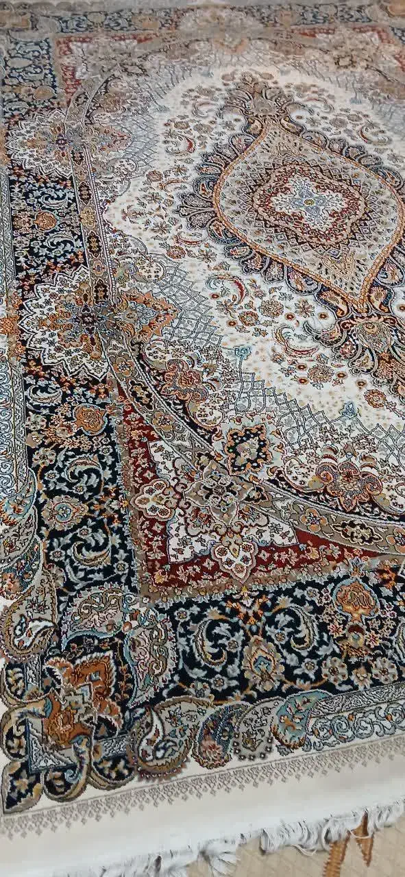 پادری،فرش۴متری و کناره۲متری ریزماهی|پادری|کرج, فاز ۱ مهرشهر|دیوار