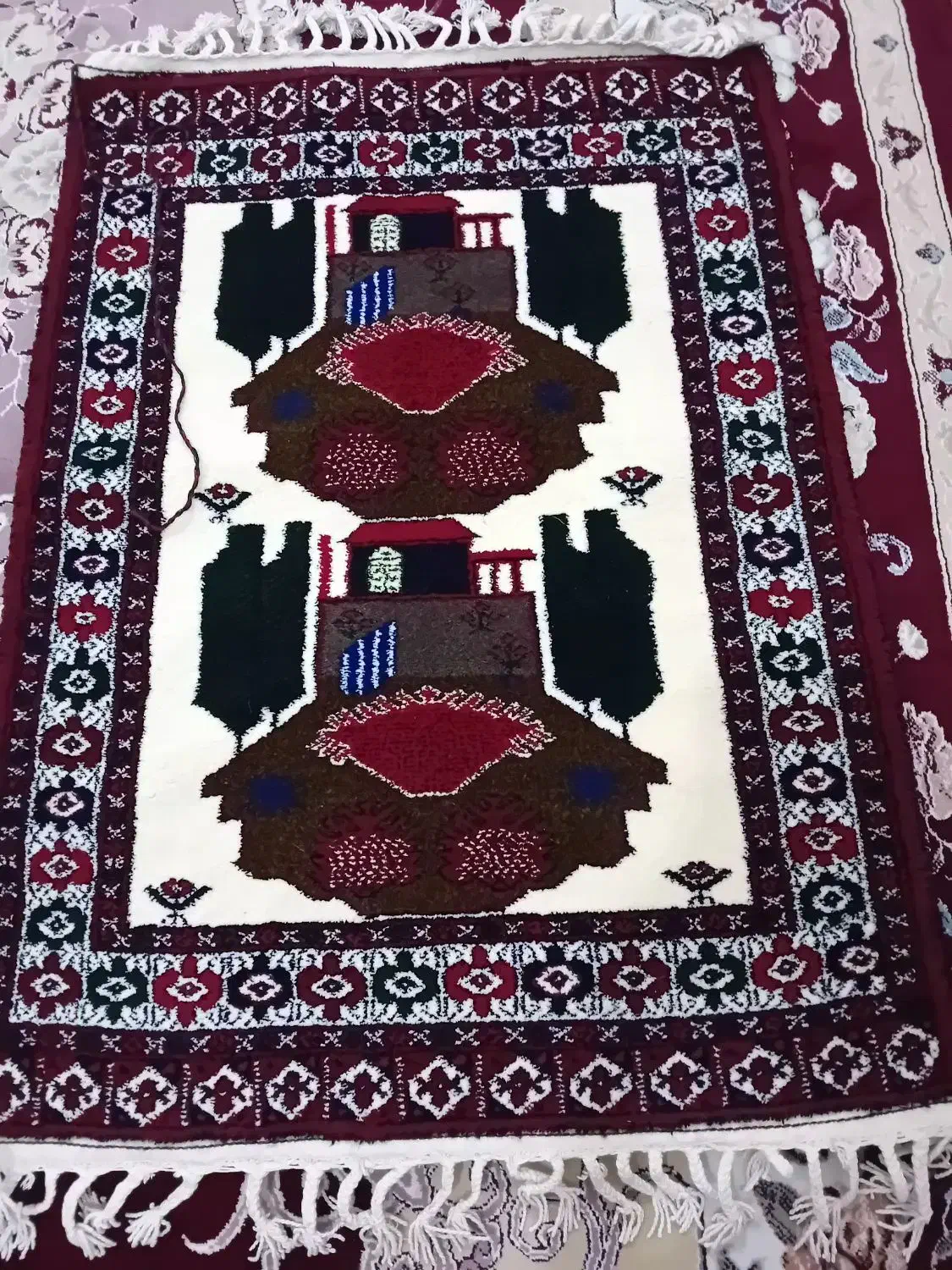 قالیچه نو تمییز و خوشرنگ|فرش|بندر ترکمن, |دیوار