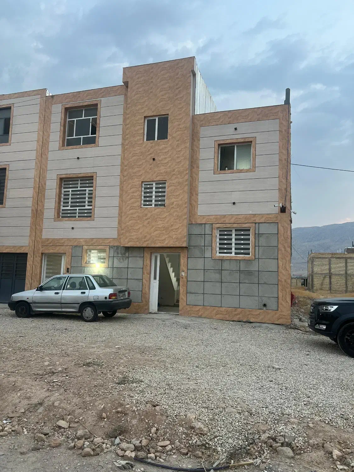 رهن،اجاره 2 واحدمسکونی با1سوییت باهم یابه صورت تکی|اجارهٔ آپارتمان|شیراز, جمال آباد|دیوار