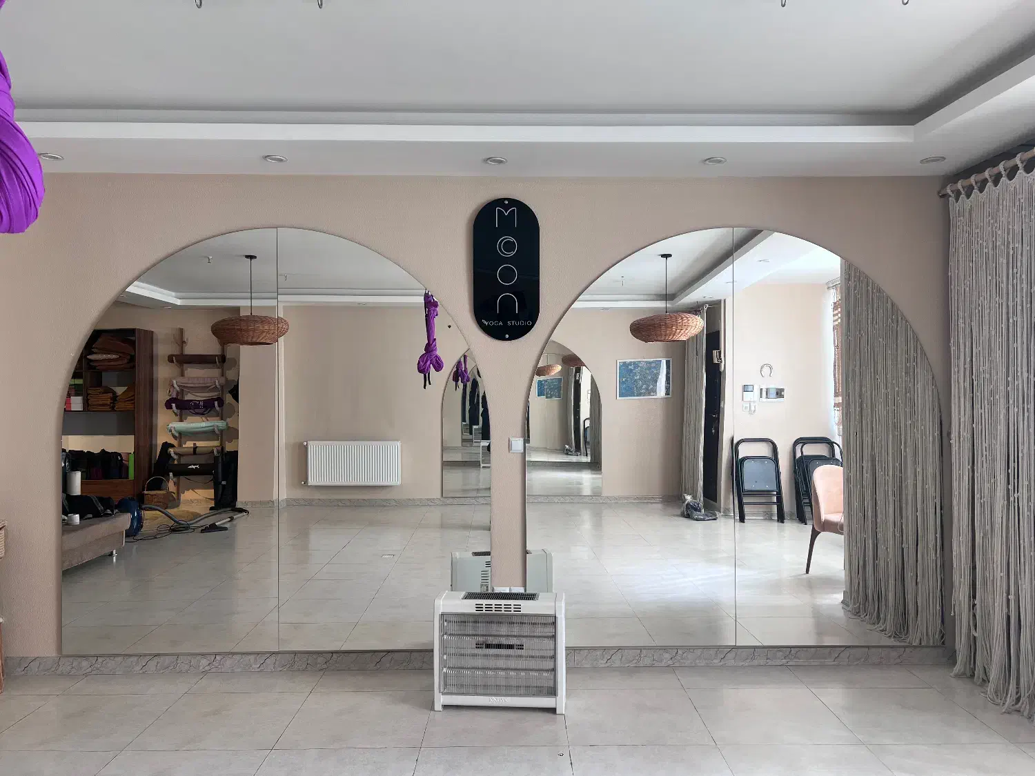 آیینه|آرایشگاه و سالن‌های زیبایی|شاهین‌شهر, خانه کارگر|دیوار