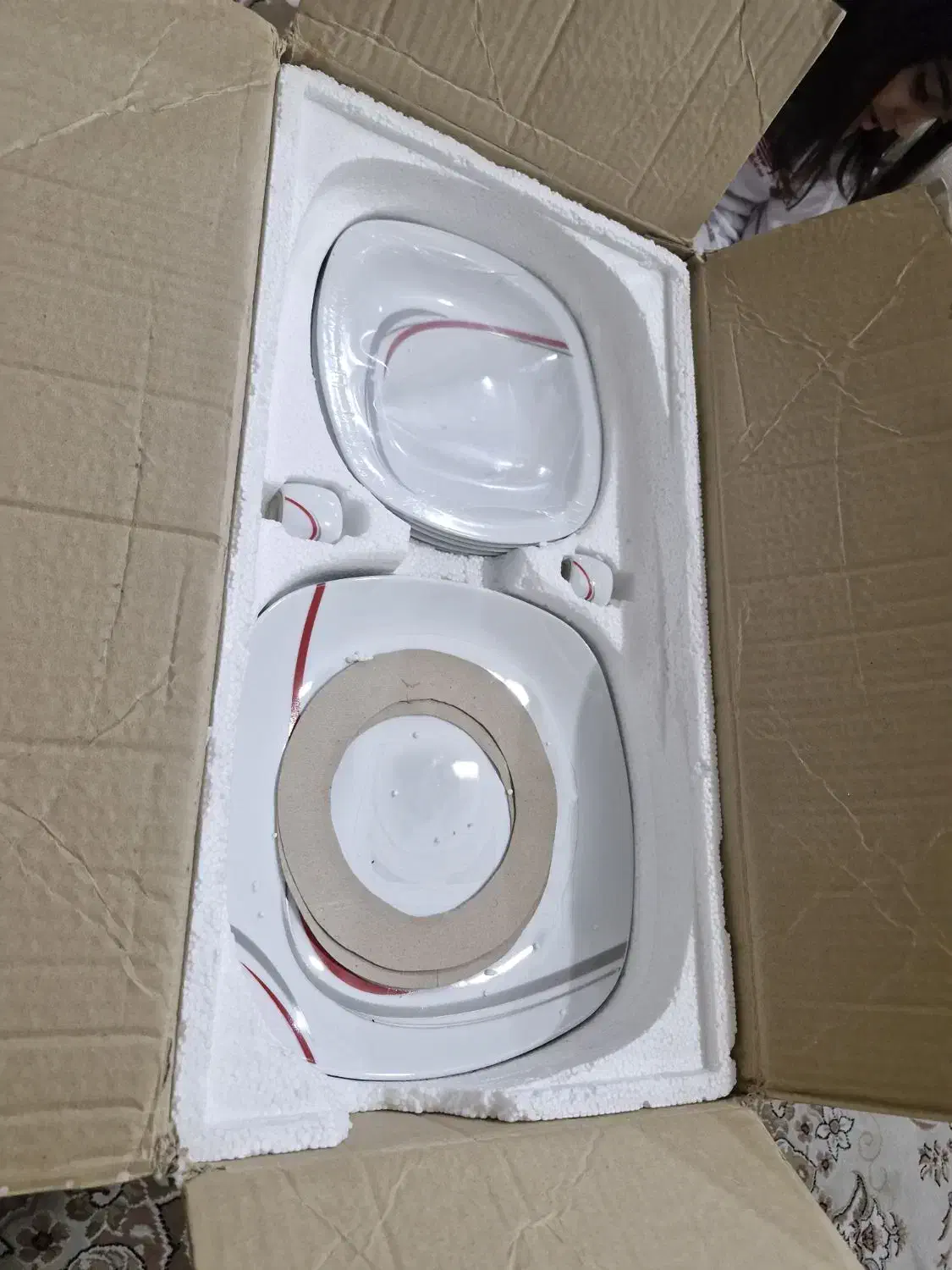 سرویس چینی|ظروف سرو و پذیرایی|قم, چهار امامزاده|دیوار