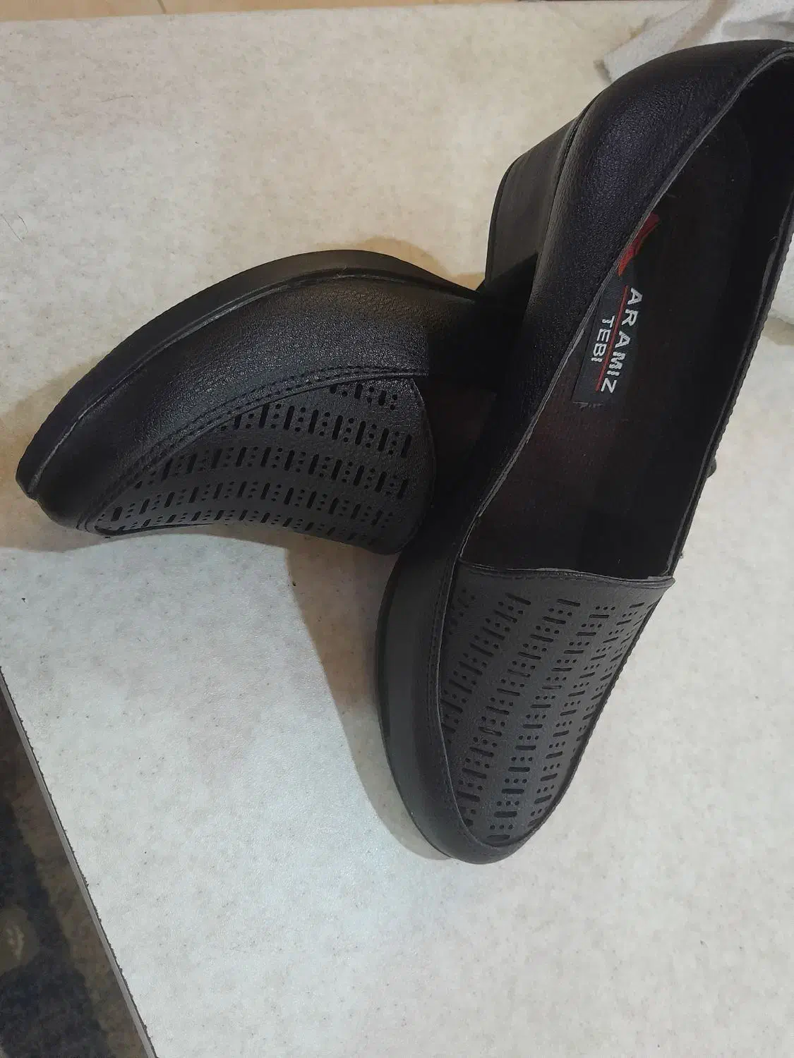 کفشی راحتی پاشنه دار|کیف، کفش، کمربند|پرند, فاز ۴|دیوار