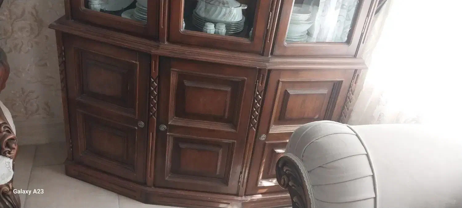 بوفه چوب گردو کاملا سالم|بوفه، ویترین، کنسول|قزوین, |دیوار