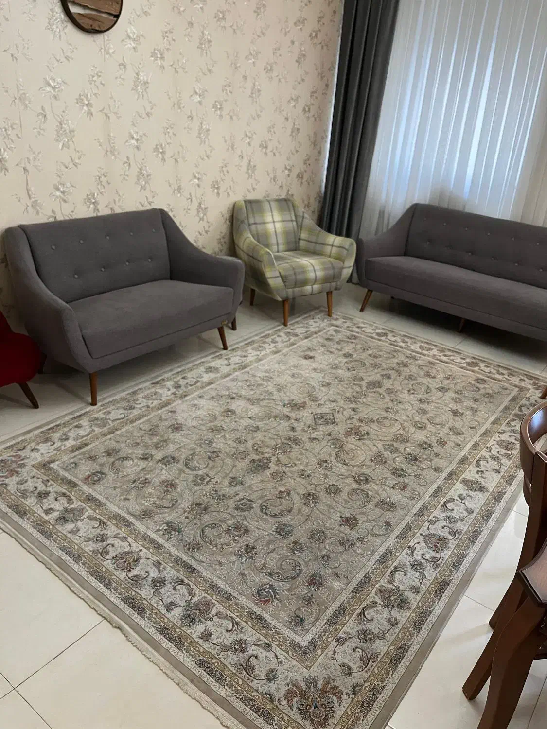 مبل هفت نفره به همراه پاف و کوسن|مبلمان خانگی و میز عسلی|رشت, شهرک شهید رجایی|دیوار