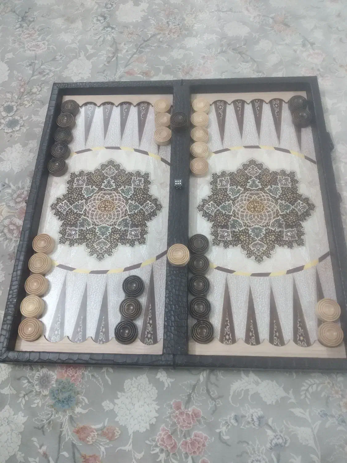 تخته نرد|اسباب‌‌بازی|قم, نوبهار|دیوار