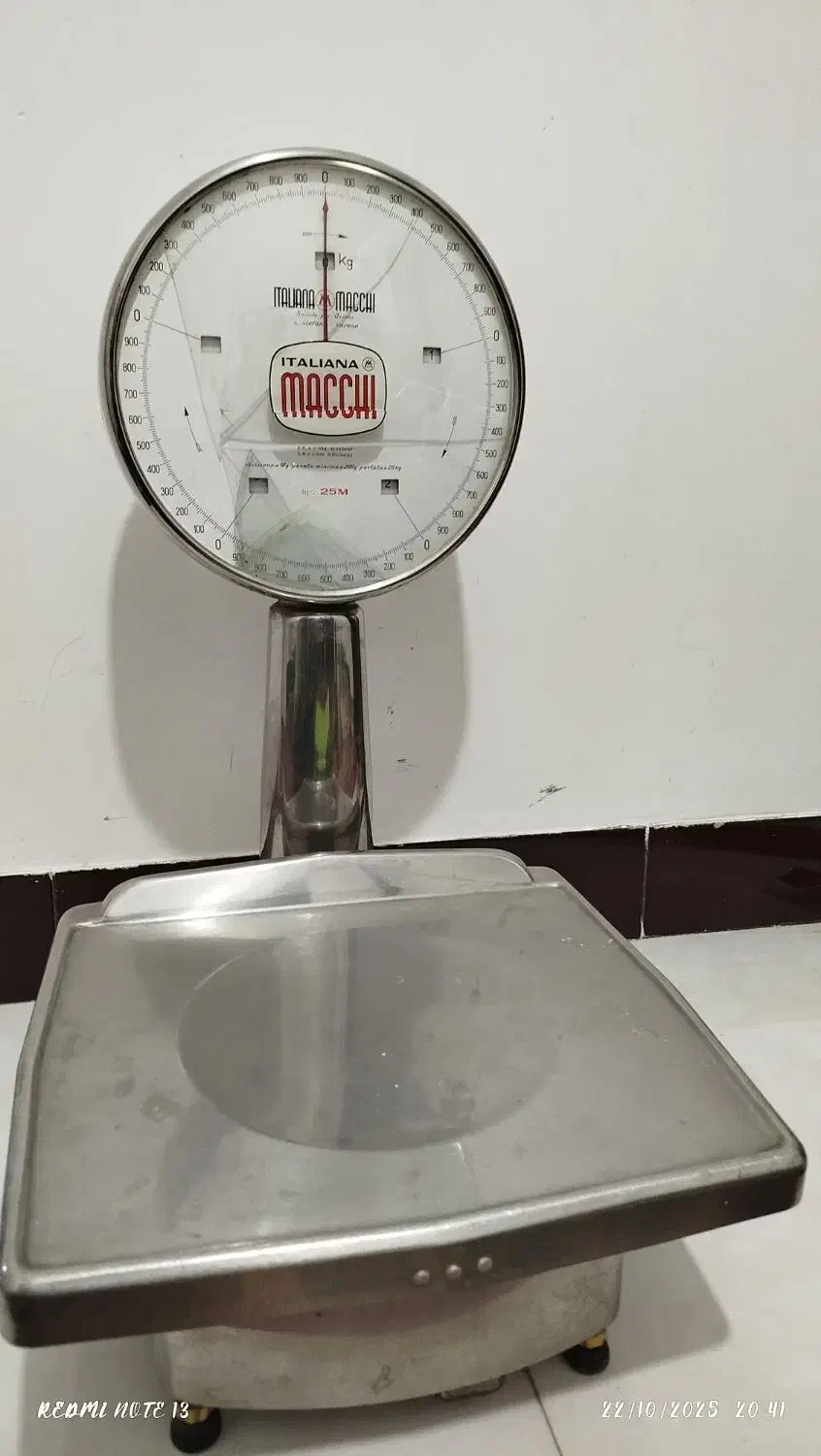 ترازو عتیقه ایتالیایی اصل|کلکسیون اشیاء عتیقه|اقبالیه, |دیوار