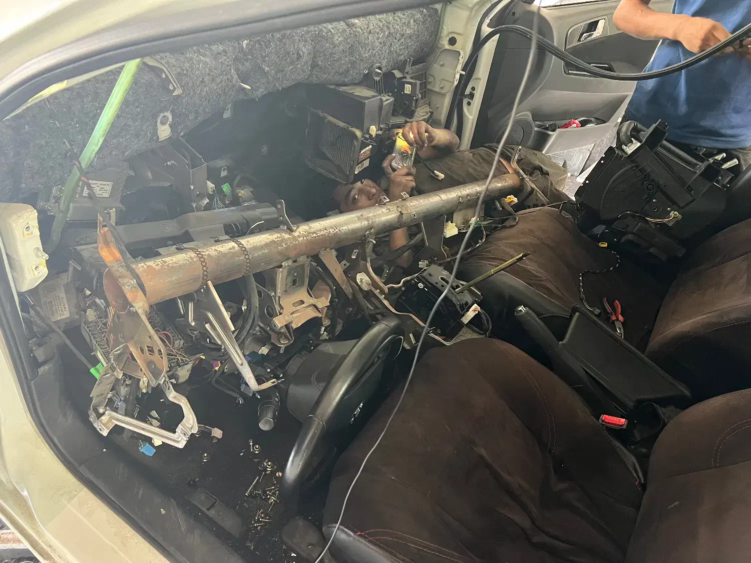 تعویض رادیاتور بخاری بدون نیاز به باز کردن داشبرد|خدمات موتور و ماشین|تهران, شهرک پاسداران|دیوار