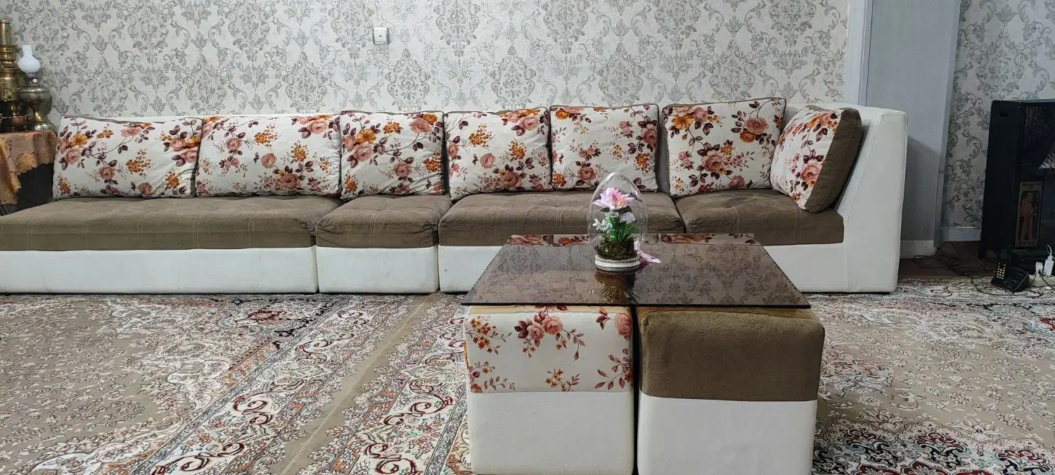 مبل ال ۷نفره به همراه پاف|مبلمان خانگی و میز عسلی|کهریزک, |دیوار