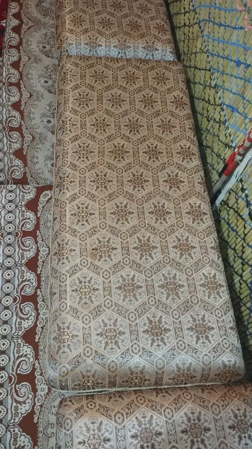 پشتی خلیجی|پشتی|اهواز, زندوکیلی|دیوار