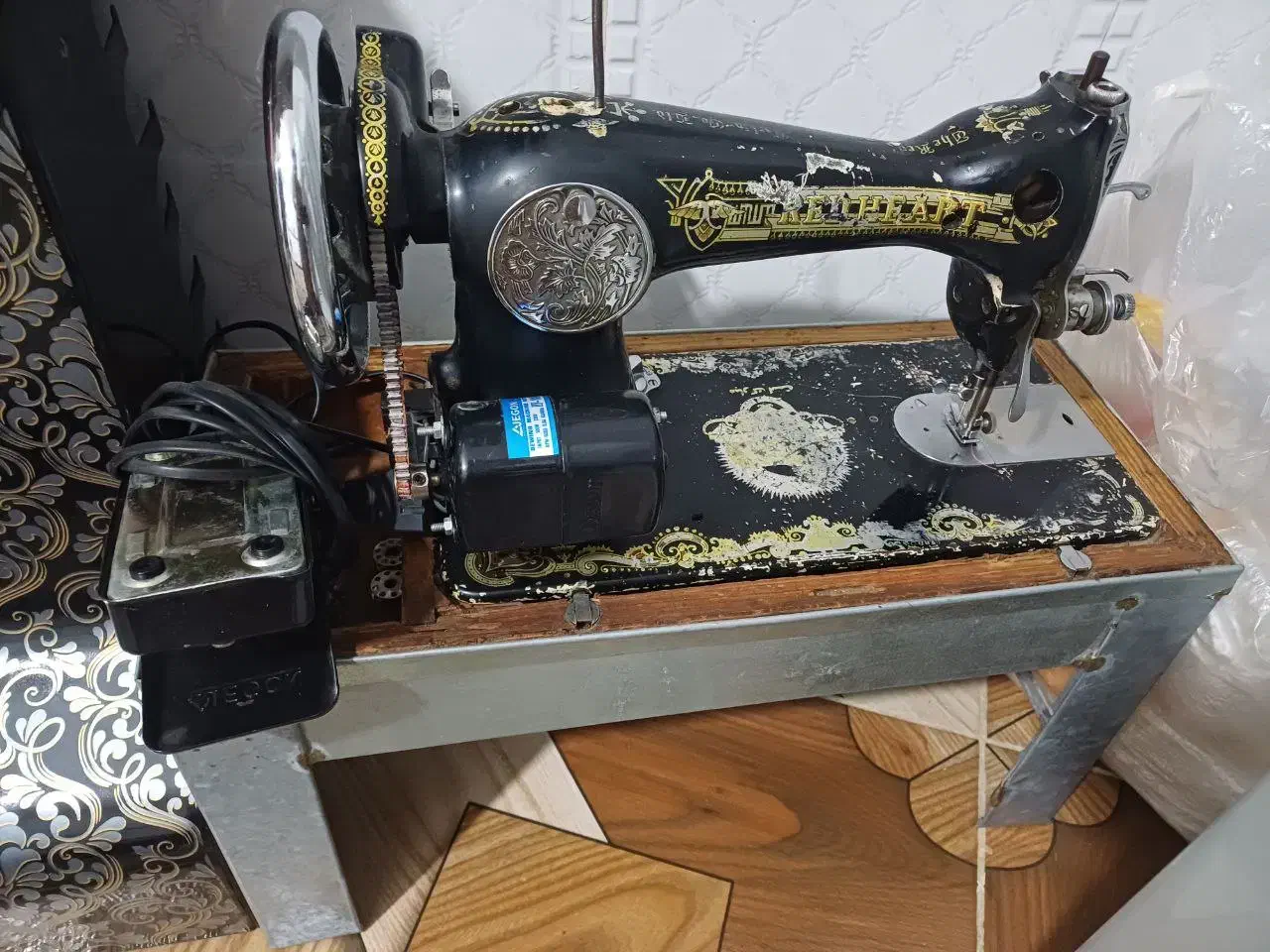 چرخ خیاطی|چرخ خیاطی و ریسندگی|سرپل ذهاب, |دیوار