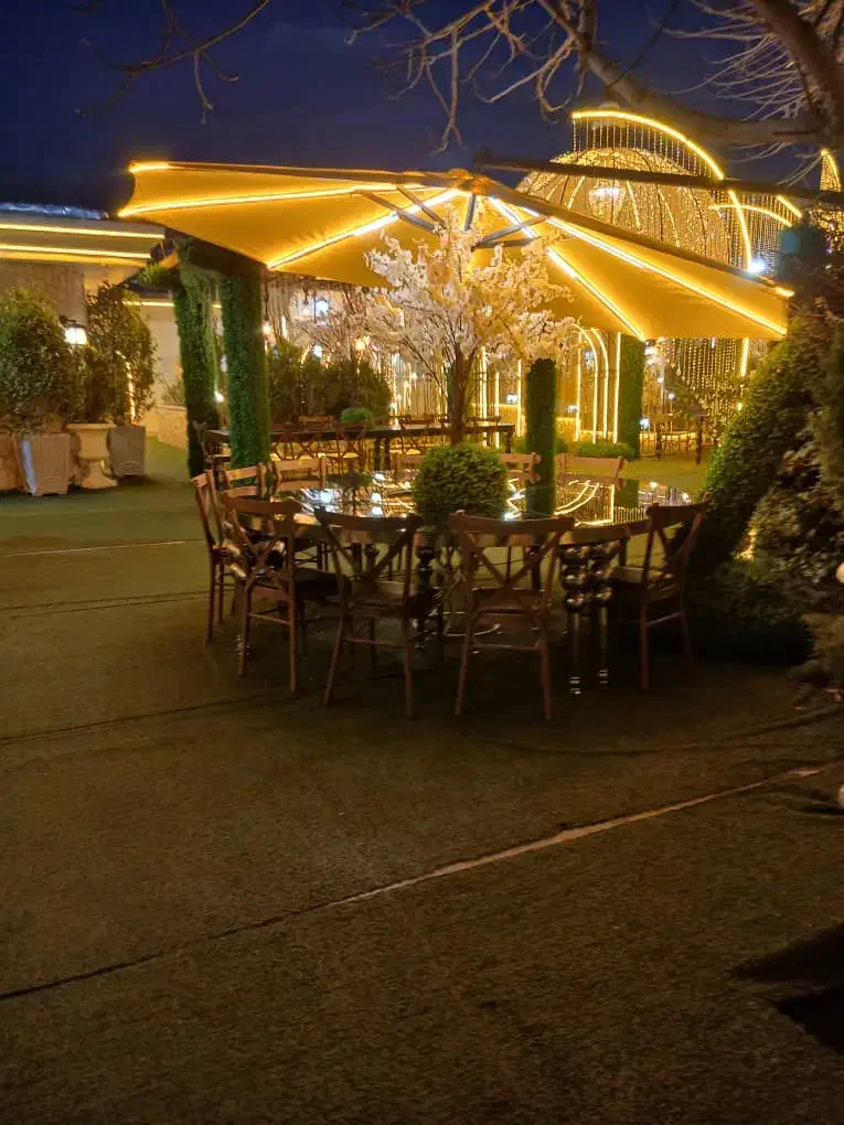 باغ تالار دیانا|خدمات پذیرایی، مراسم|اندیشه, اندیشه فاز ۴|دیوار