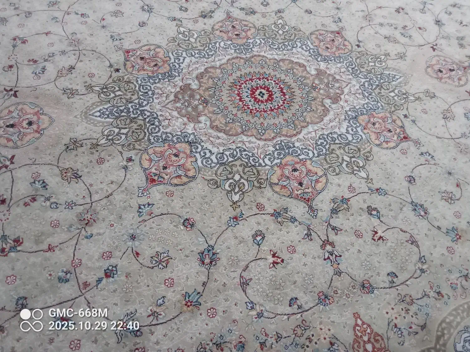 یک تخته فرش ۹متری صد در صد نخ و سنگین وزن|فرش|خرم‌آباد, |دیوار