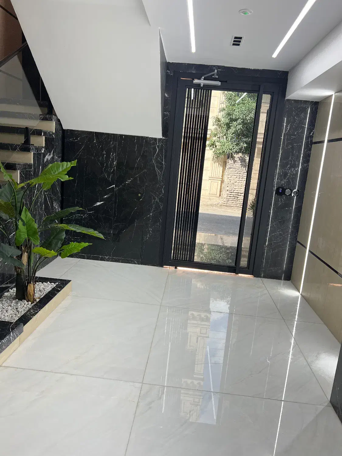 اپارتمان ۶ واحدی، طبقه ۲|فروش آپارتمان|ساری, |دیوار