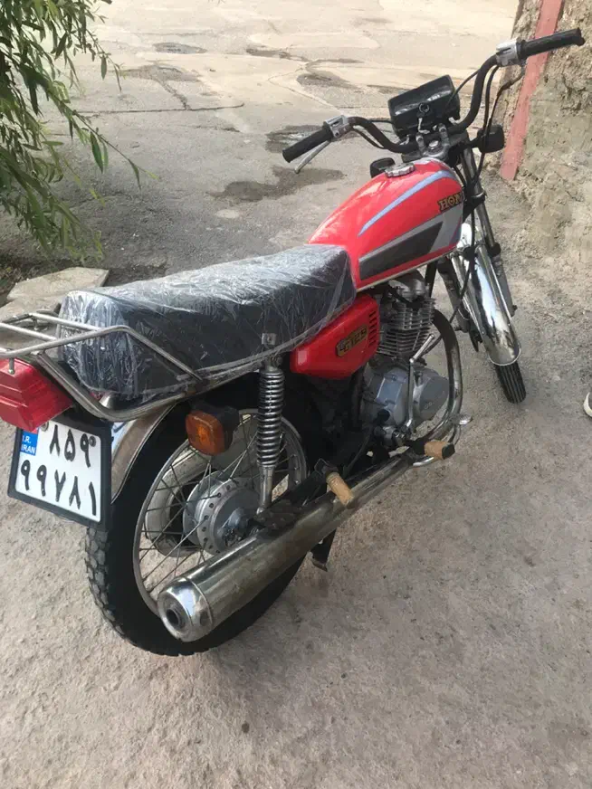 هیرمند مدل۸۸|موتورسیکلت|نیشابور, پنجراه|دیوار