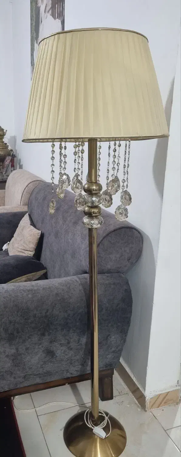 آباژور|چراغ خواب و آباژور|پرند, فاز ۴|دیوار