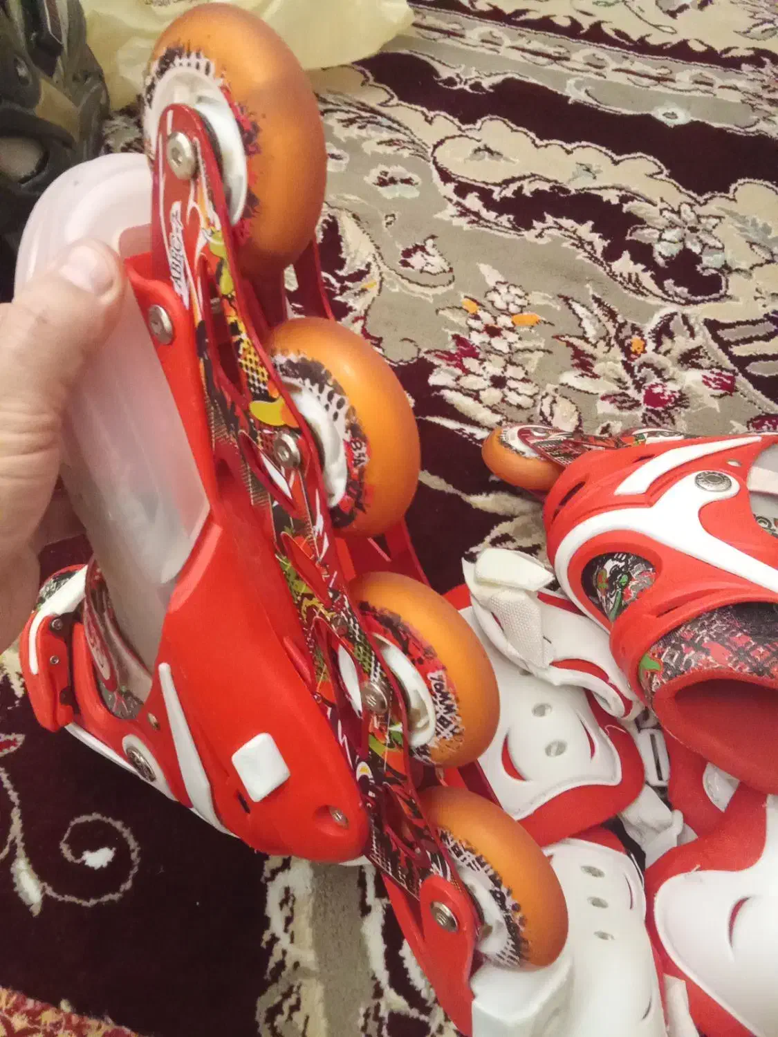 اسکیت درحد ژلی ۳۰۰۰۰۰۰۰ تومان|دوچرخه، اسکیت، اسکوتر|شهریار, شهرک مصطفی خمینی|دیوار