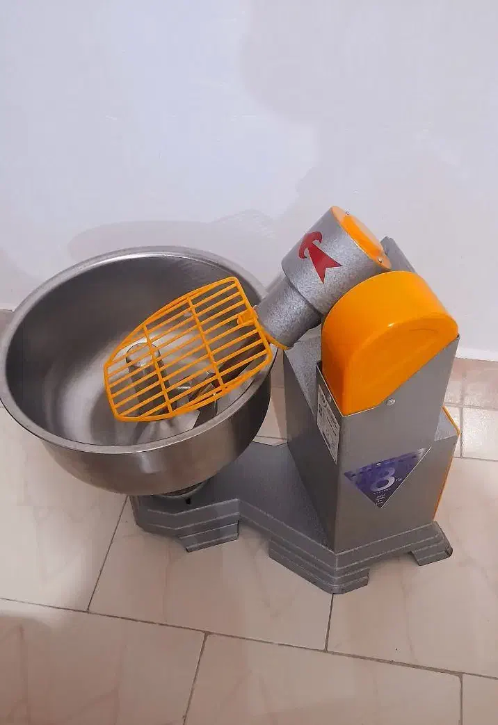 دستگاه خمیر گیر 8 کیلویی|سایر لوازم برقی|کردکوی, |دیوار