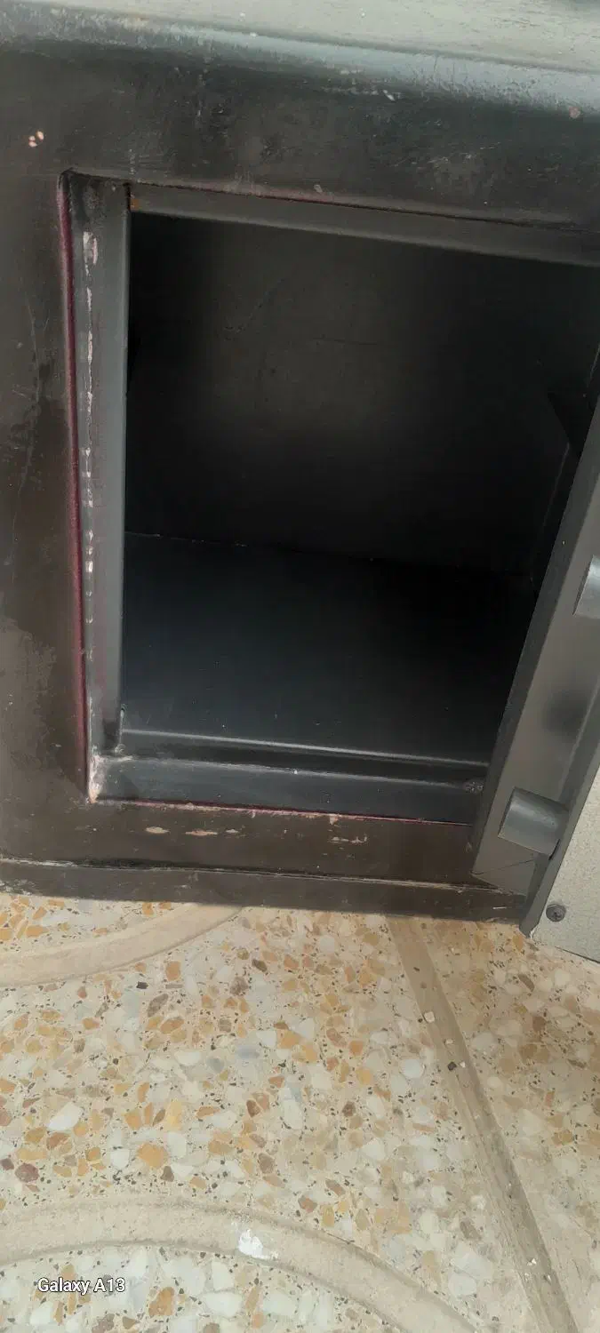 گاوصندوق|ابزارآلات|چهارباغ, |دیوار