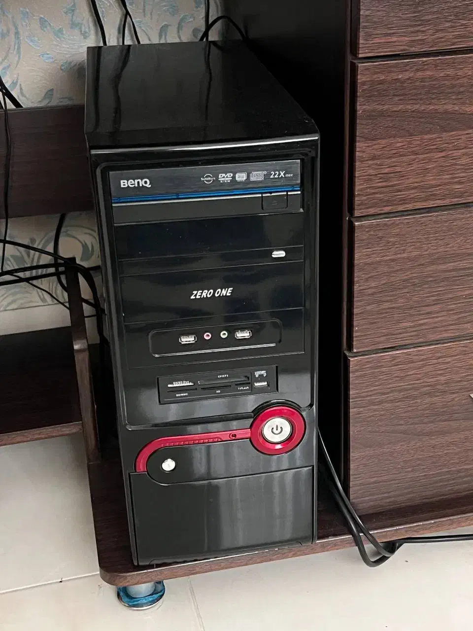 فروش کامپیوتر همراه با لوازم کامل و میز|رایانه رومیزی|بهشهر, |دیوار