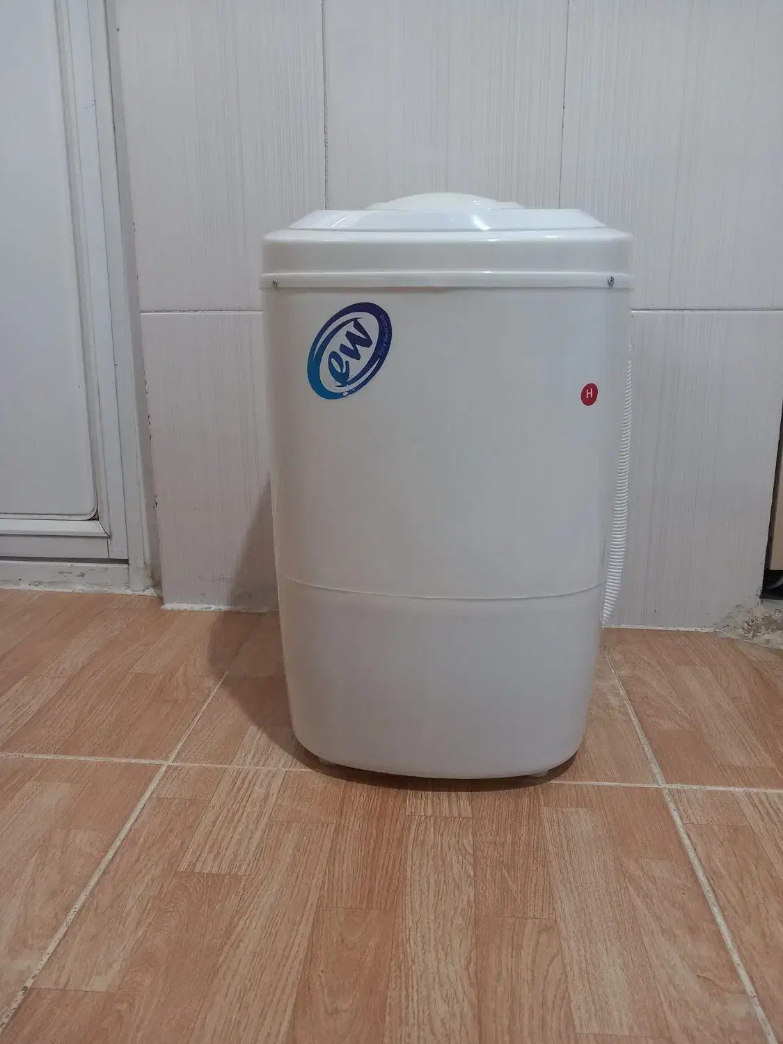 کهنه شور|ماشین لباسشویی و خشک‌کن لباس|اسلام‌‌آباد غرب, |دیوار