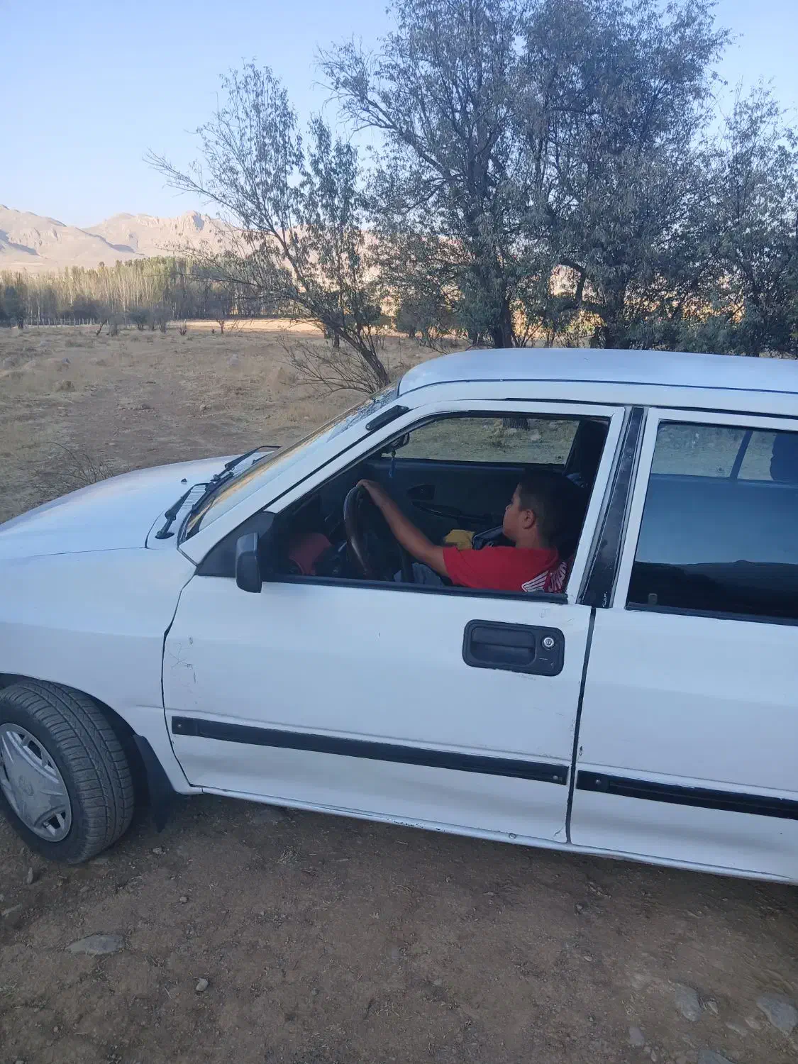 پراید مدل ۷۹ ضربه خورده|خودرو سواری و وانت|شهرکرد, |دیوار