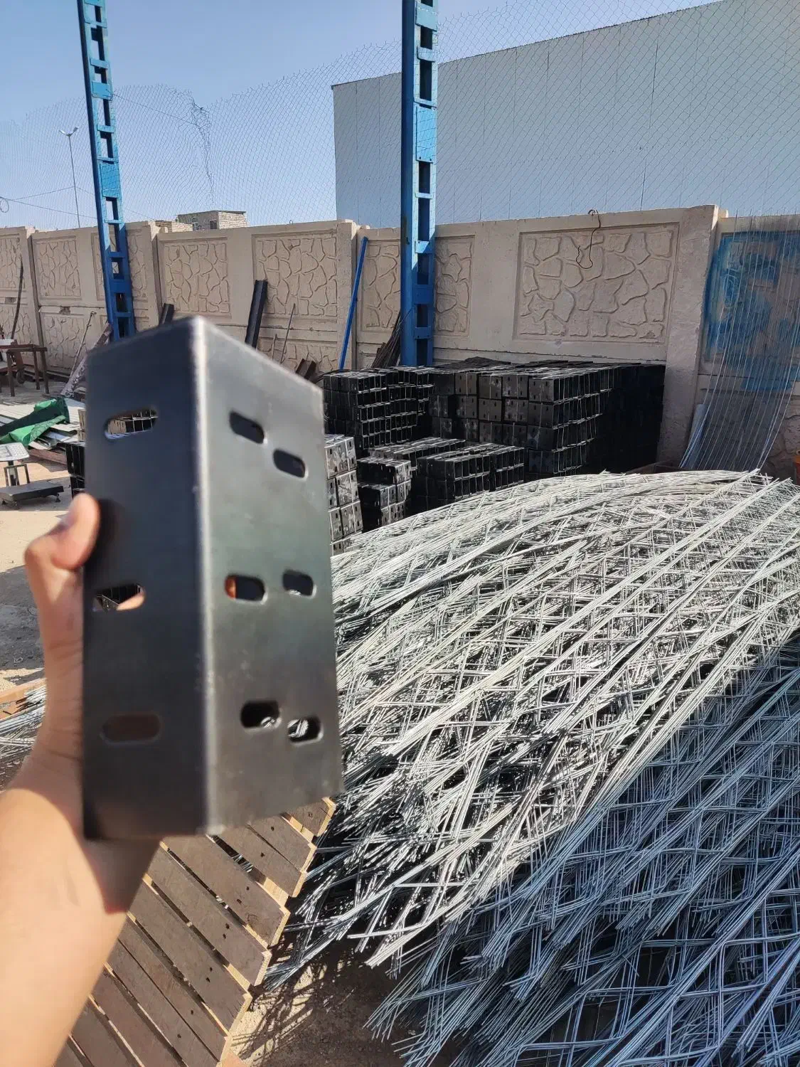 والپست/ وال پست/ میلگرد بستر / قلاب گیره|مصالح و تجهیزات ساختمان|قم, شهرک خودرو|دیوار