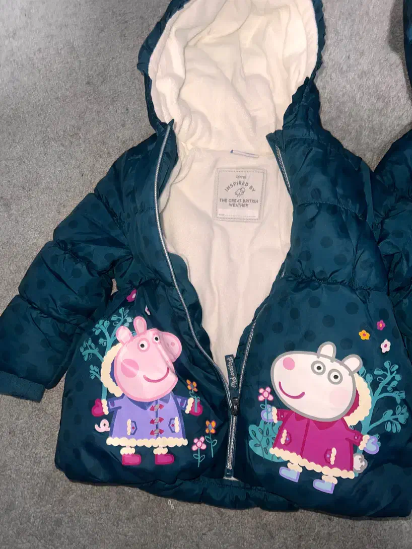 کاپشن مارک|کفش و لباس بچه|صدرا-فارس, فاز ۱|دیوار