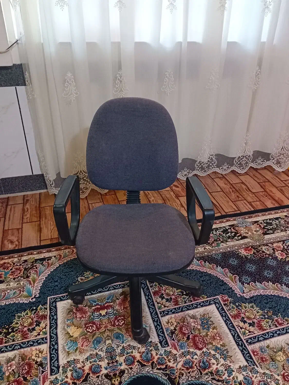 صندلی گردون چرخی|صندلی و نیمکت|میاندوآب, |دیوار