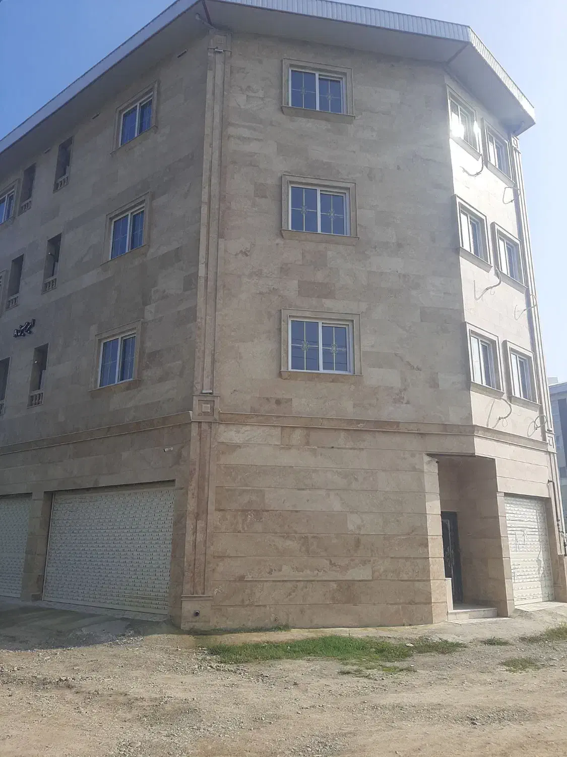 فروش یک واحد آپارتمان سنددار در شهرک زعفرانیه|فروش آپارتمان|رشت, کوی غلام نیا|دیوار