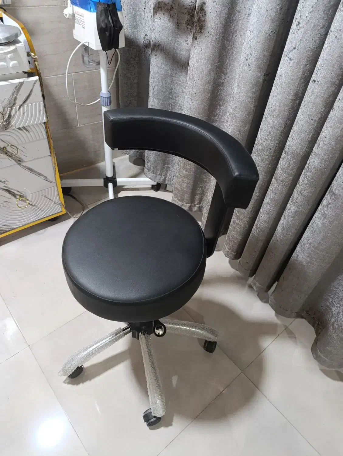 تجهیزات ارایشگاه|آرایشگاه و سالنهای زیبایی|خورموج, |دیوار