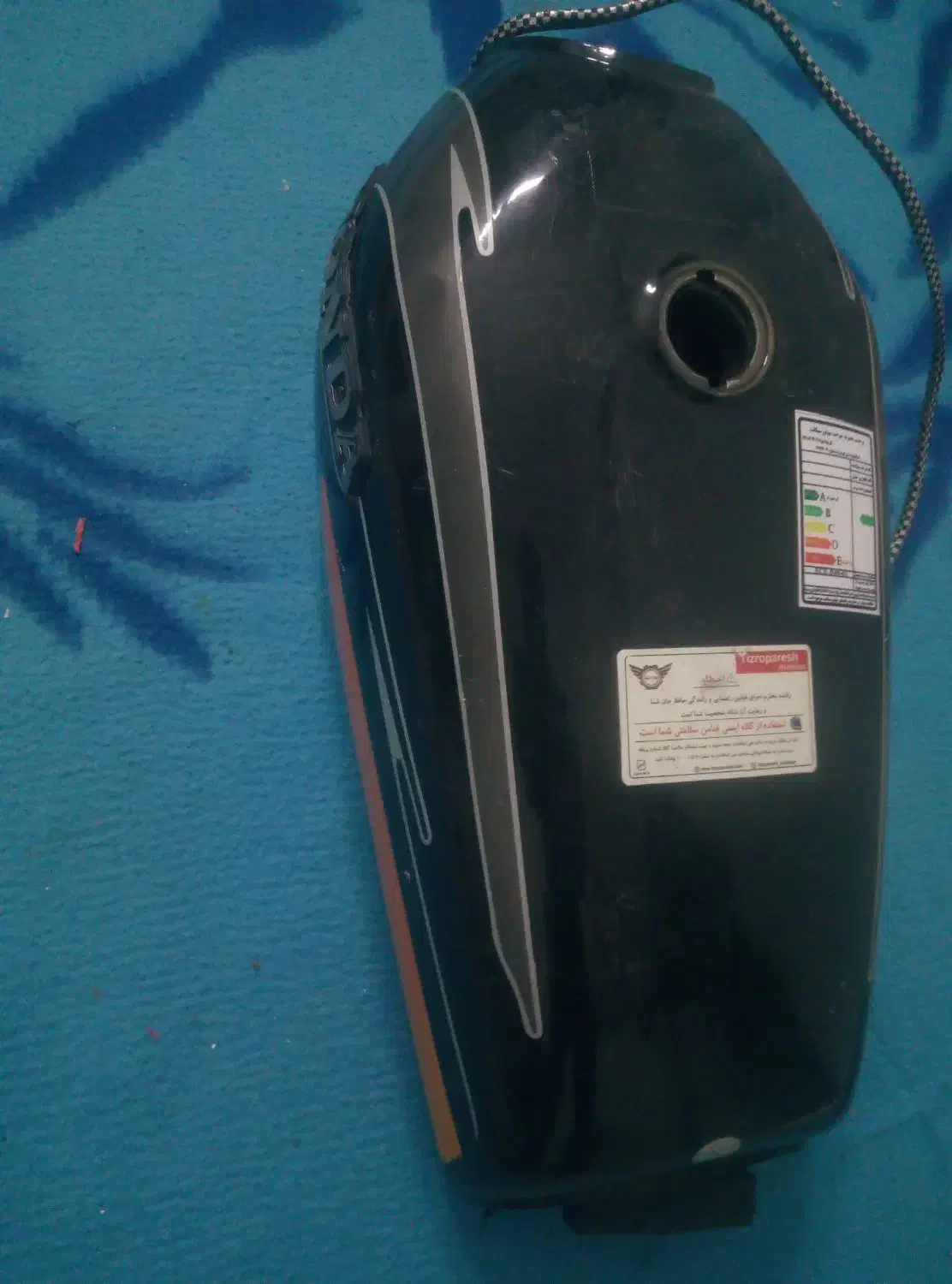 یک عدد کفتر سفیدهفت رنگ گمشده درمحدوده حافظ 5|اشیا|گناباد, |دیوار