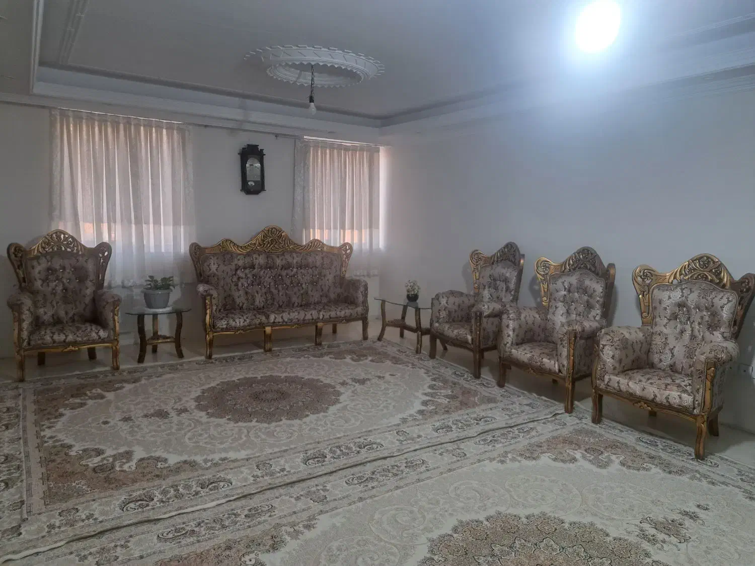 مبل سلطنتی ۷نفره با یک عدد بوفه|مبلمان خانگی و میز عسلی|تهران, پارک شهر|دیوار