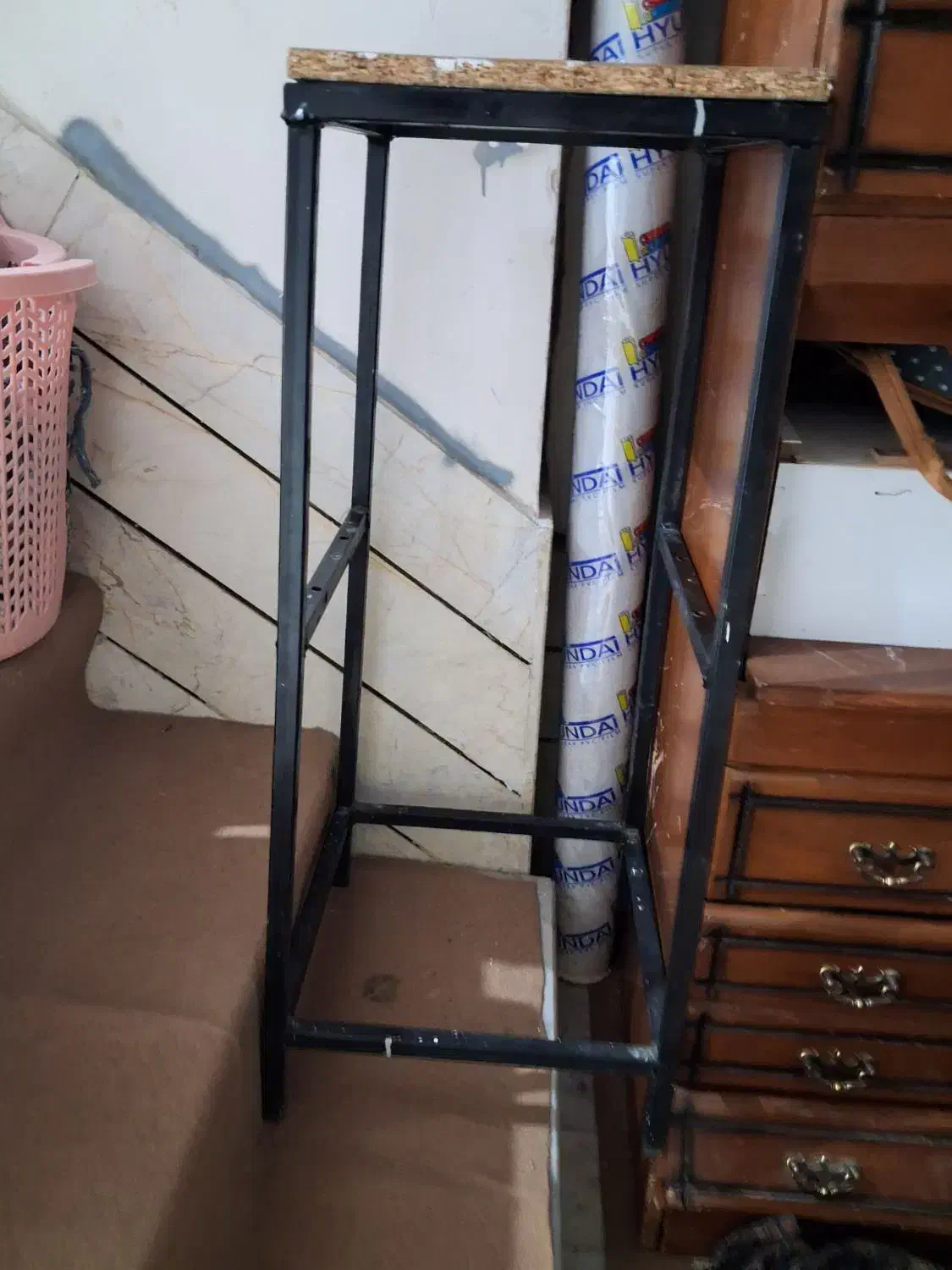 چهار پایه|صندلی و نیمکت|خمینی‌شهر, |دیوار