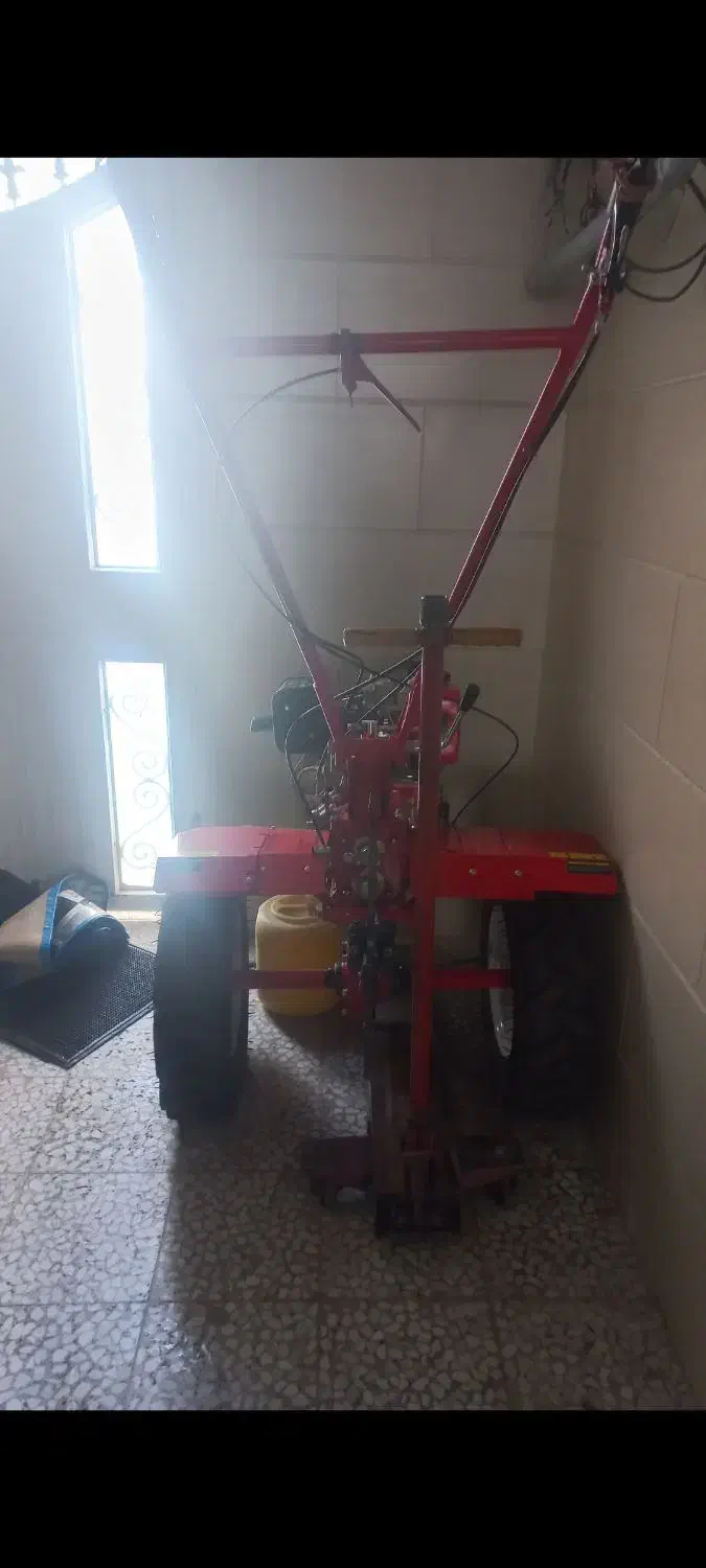 یک دستگاه تیلر ۱۰اسب وسمپاش فرغونی|ماشین‌آلات صنعتی|قزوین, |دیوار