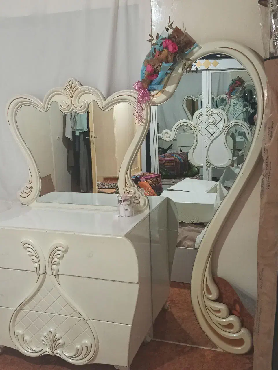 میز آرایشی|مبلمان خانگی و میز عسلی|رضوانشهر, |دیوار