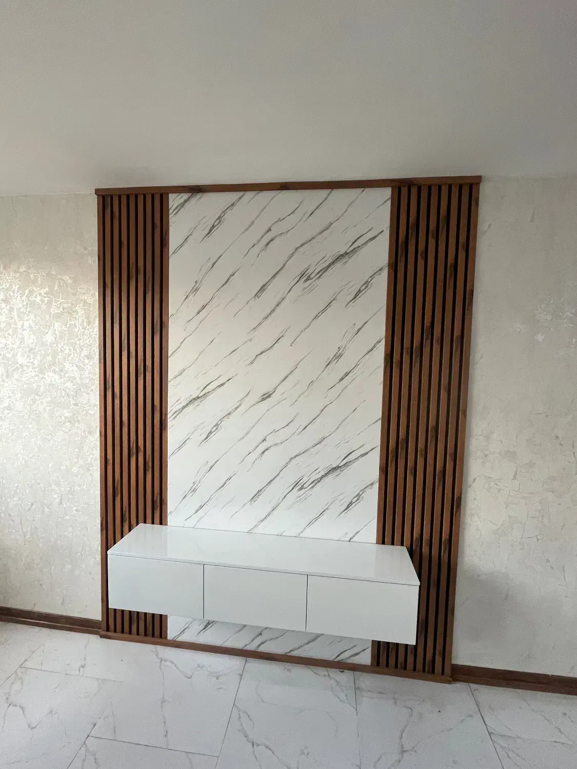 استخدام شاگرد برای نصب کاغذ|استخدام معماری، عمران و ساختمانی|محمدیه-قزوین, |دیوار