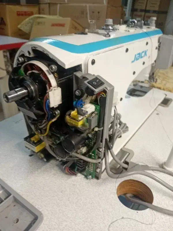 تعمیر انواع چرخ خیاطی و اتو ،قیچی برش|چرخ خیاطی و ریسندگی|برخوار, |دیوار