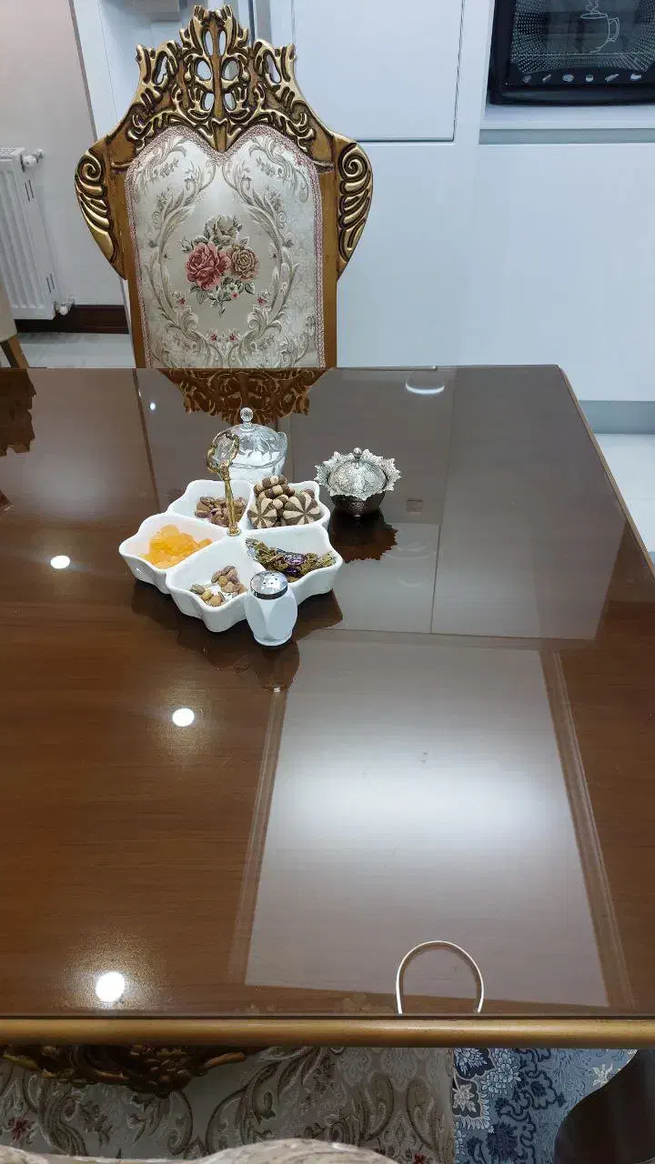 مبل سلطنتی 7نفره میز غذا خوری 4نفره|مبلمان خانگی و میز عسلی|تهران, صاحب الزمان|دیوار