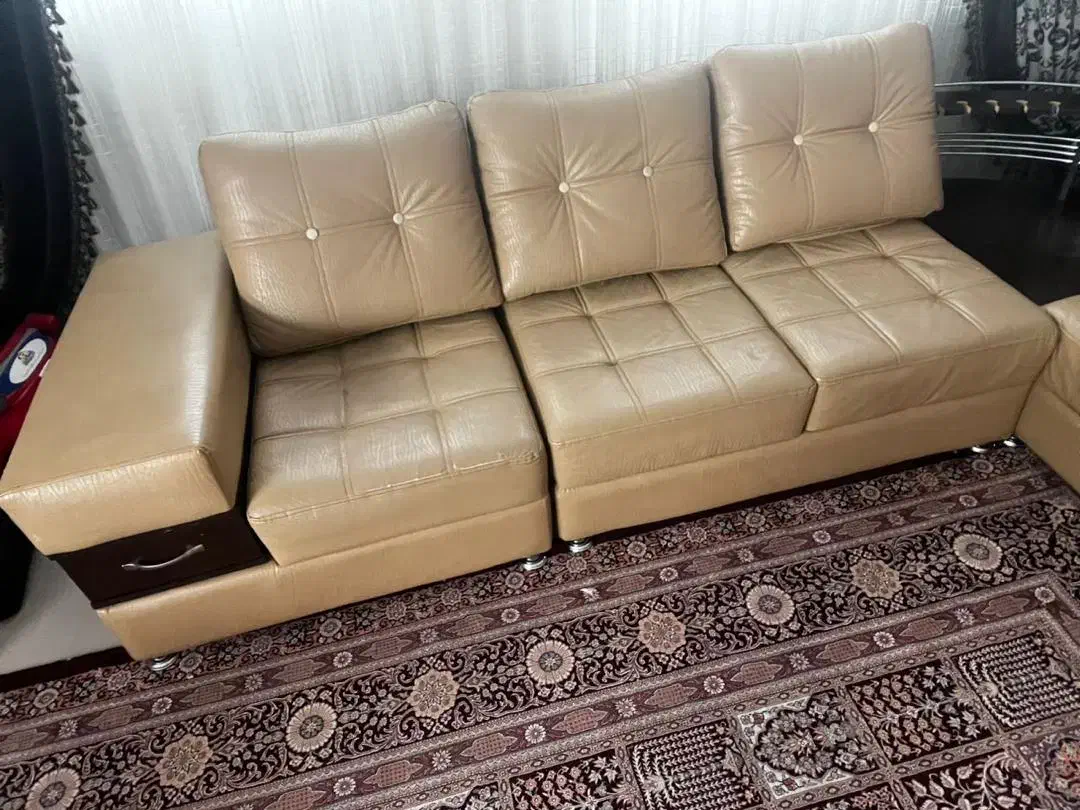 ملبمان چرم رنگ نود نسکافه ای|مبلمان خانگی و میز عسلی|قم, میرزائیه|دیوار