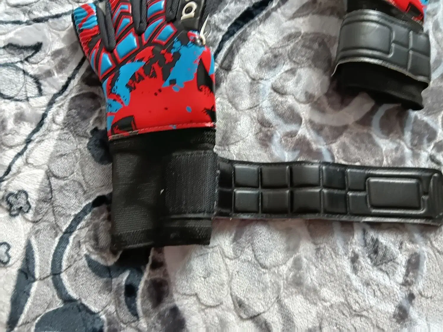 دستکش دروازه بانی|ورزش‌های توپی|اردبیل, |دیوار