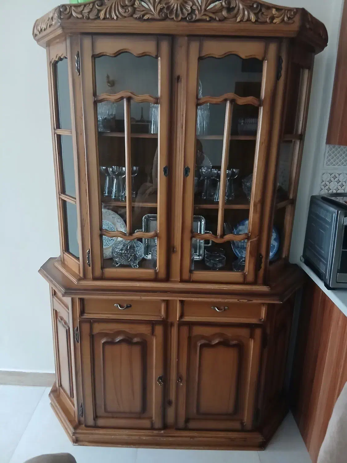 ویترین چوبی|بوفه، ویترین، کنسول|اندیشه, پرنیان|دیوار