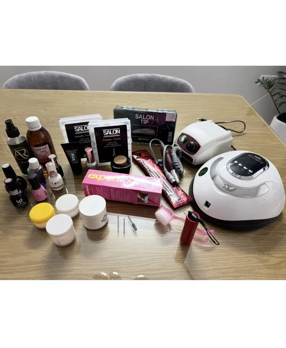 وسایل کاشت ناخن در حد نو با جعبه|آرایشی، بهداشتی، درمانی|مشهد, جاهد شهر|دیوار