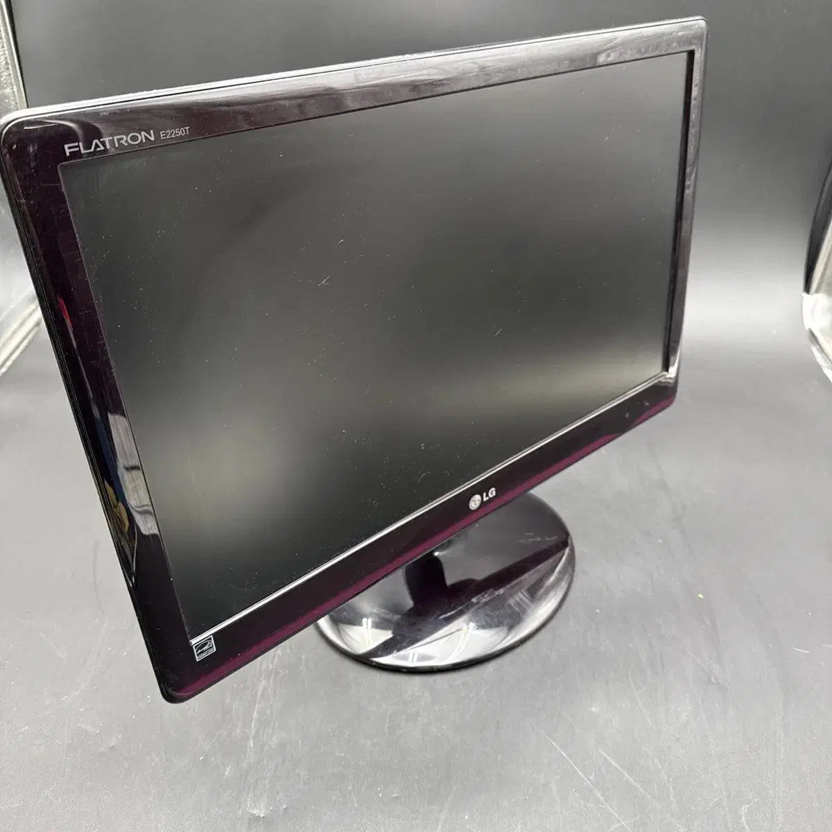 مانیتور 22 اینچ الجی|قطعات و لوازم جانبی رایانه|اراک, |دیوار