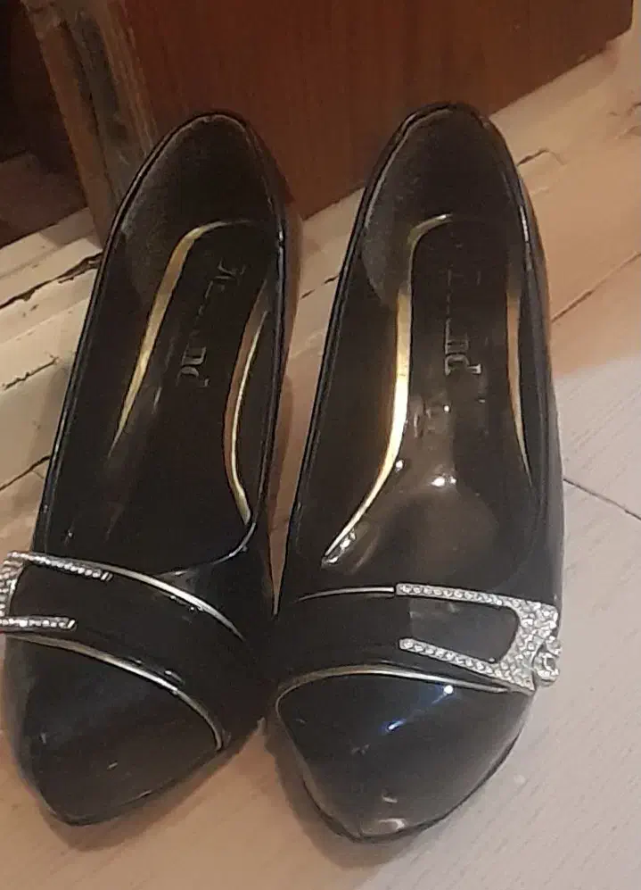 لباس مجلسی|لباس|میانه, |دیوار