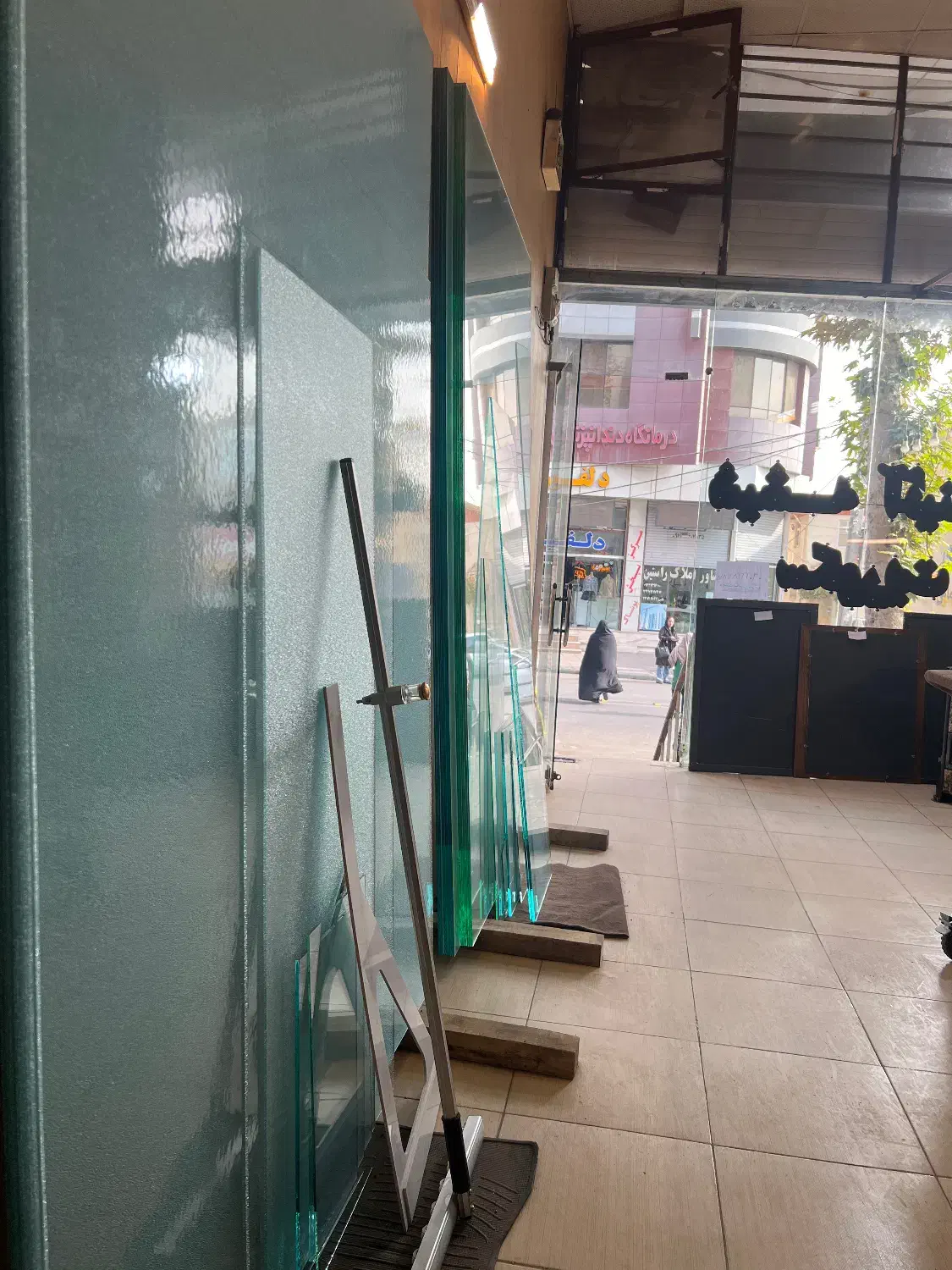 شیشه بری وخدمات شیشه|خدمات پیشه و مهارت|کرج, کمالشهر|دیوار